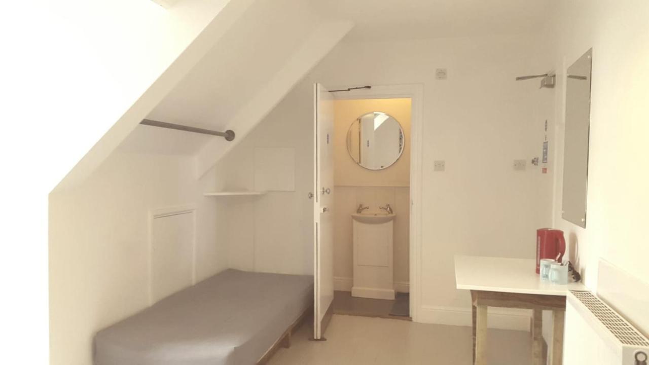 Palace Surf Lodge New Quay Εξωτερικό φωτογραφία